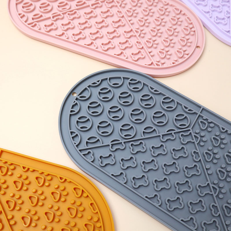 Oval Pet Silicone Slow Feeder Mat - Suction Cups for Anti-Slip, Perfect for Licking & Wet/Dry Food
