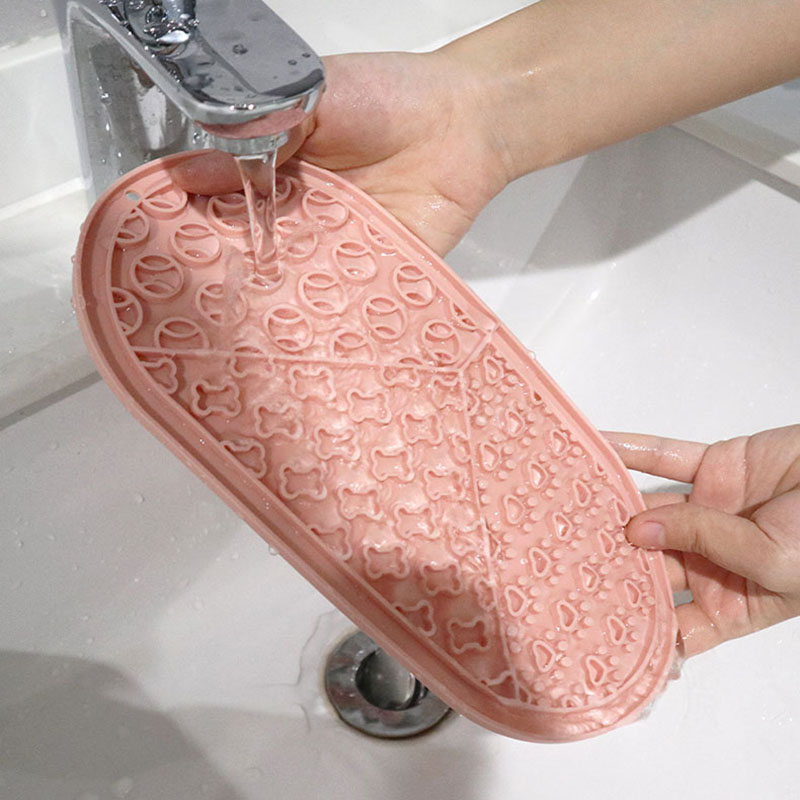 Oval Pet Silicone Slow Feeder Mat - Suction Cups for Anti-Slip, Perfect for Licking & Wet/Dry Food