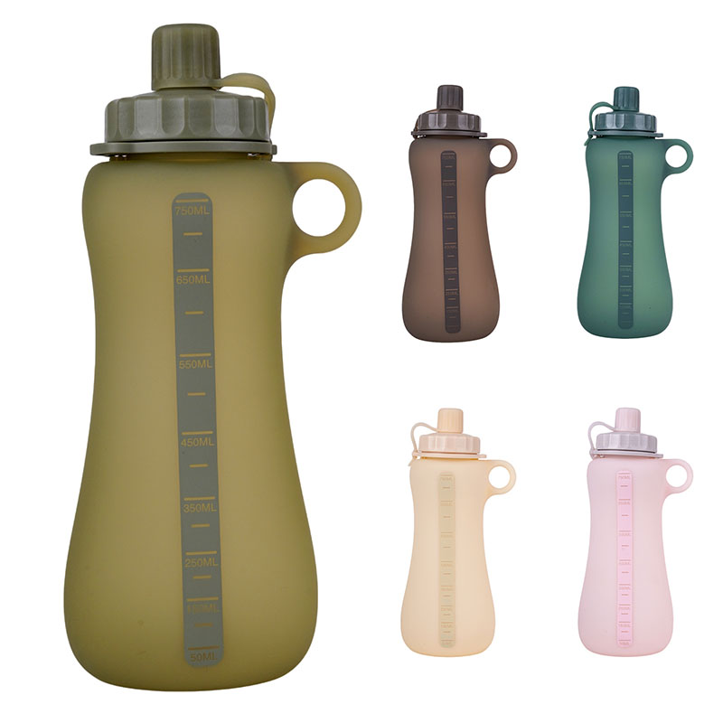 750ml Collapsible Silicone Water Bottle | BPA-Free Portable Sports Bottle for Outdoor, Travel