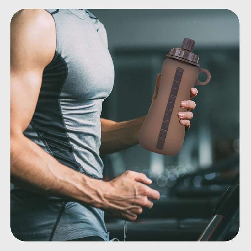 750ml Collapsible Silicone Water Bottle | BPA-Free Portable Sports Bottle for Outdoor, Travel